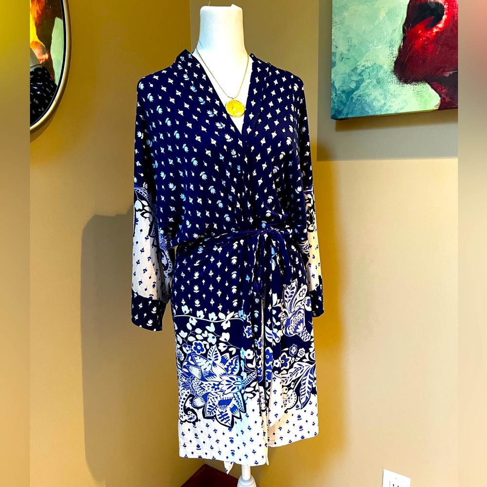 IN BLOOM by Jonquil 💙 Kimono Sleeve Navy Periwinkle Floral Short Wrap Robe, M-L